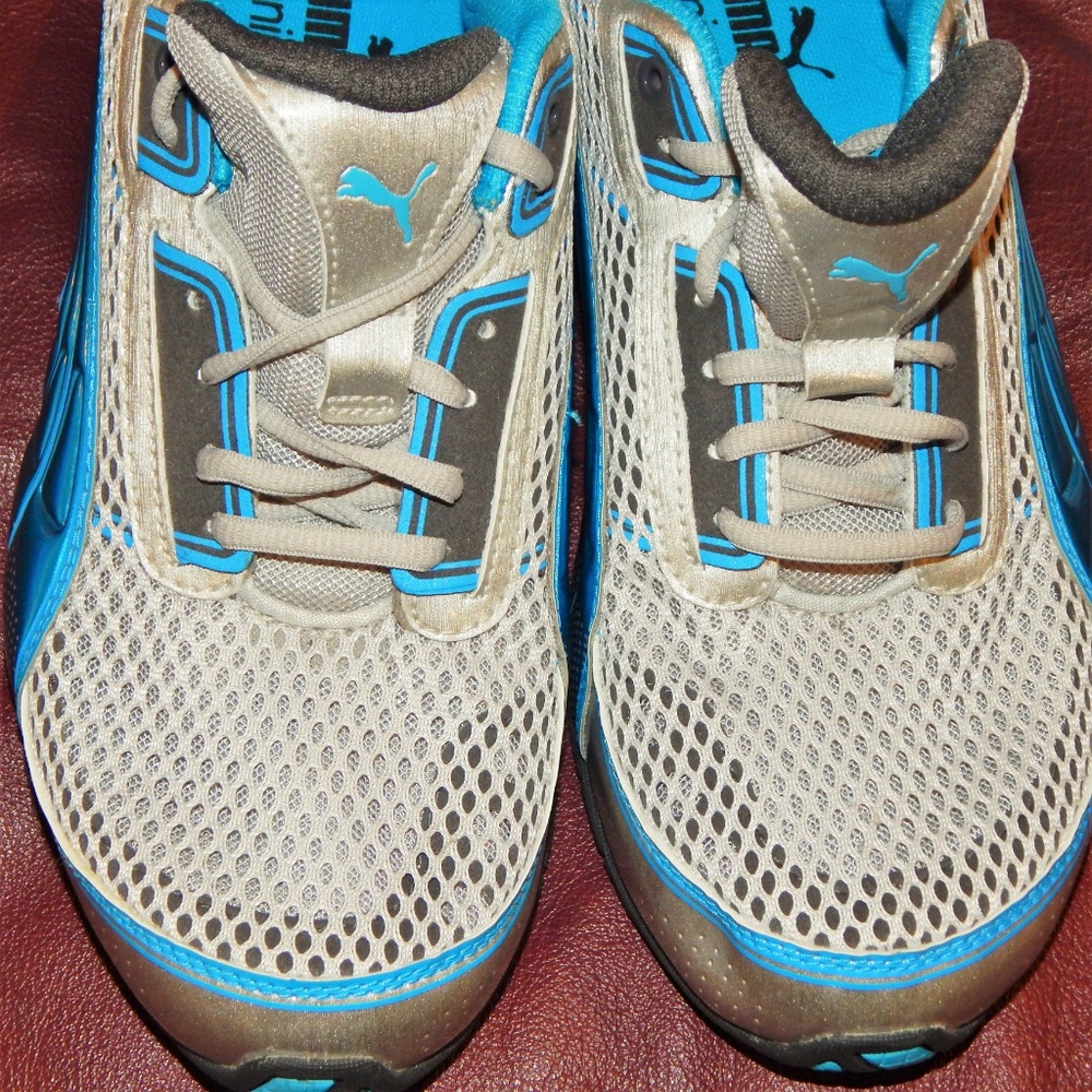 Women running athletic shoes Puma blue silver 9